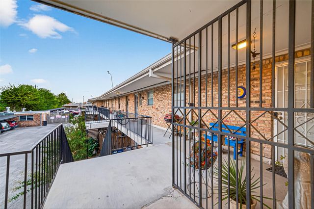 7703 Moonmist Drive D, Houston, TX 77036