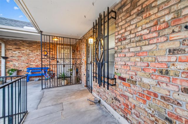 7703 Moonmist Drive D, Houston, TX 77036