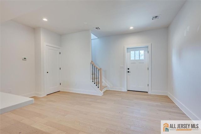 130 Garden Terrace, Edison, NJ 08817