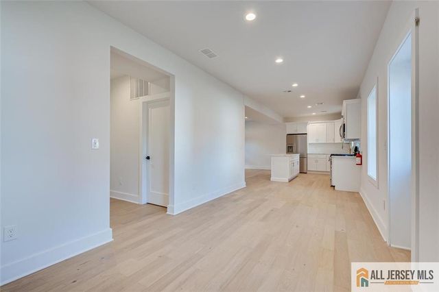 130 Garden Terrace, Edison, NJ 08817
