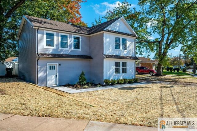 130 Garden Terrace, Edison, NJ 08817