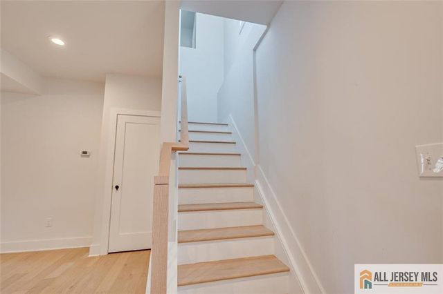 130 Garden Terrace, Edison, NJ 08817