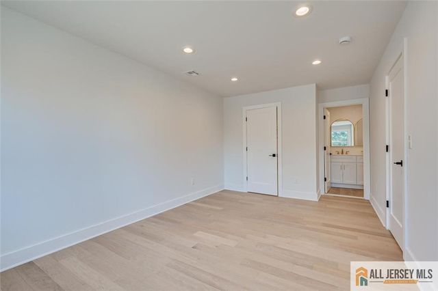 130 Garden Terrace, Edison, NJ 08817
