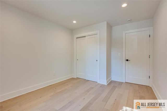 130 Garden Terrace, Edison, NJ 08817