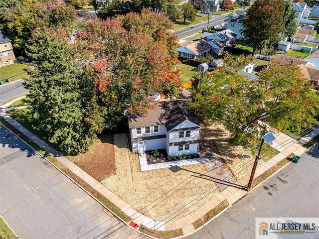 130 Garden Terrace, Edison, NJ 08817