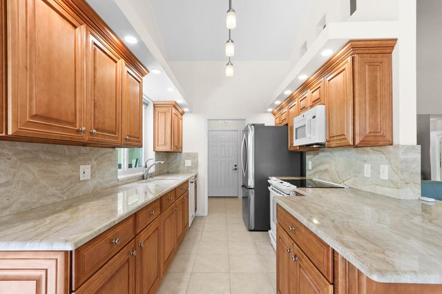 327 Ridge Road, Jupiter, FL 33477