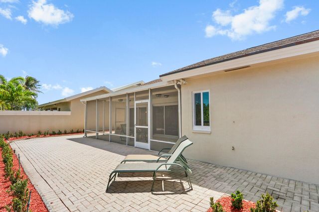 327 Ridge Road, Jupiter, FL 33477