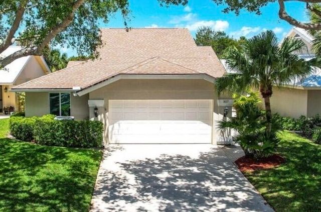 327 Ridge Road, Jupiter, FL 33477