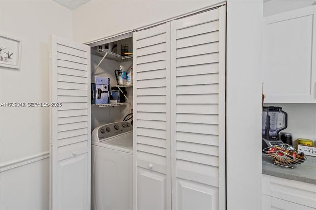 18348 NW 68th Ave D, Hialeah, FL 33015