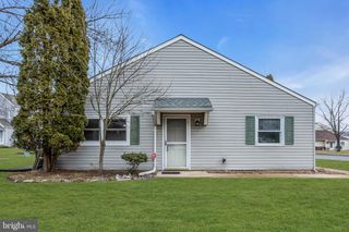 24 SOUTH SEAS CT, Barnegat, NJ 08005