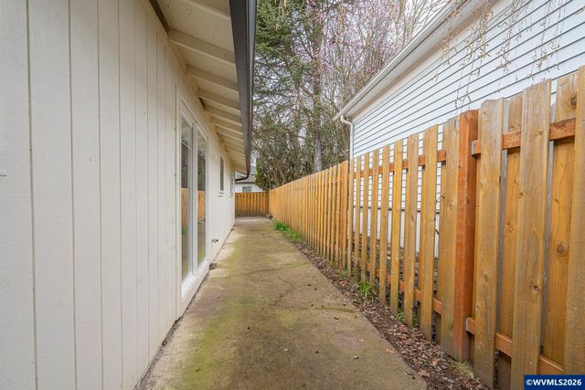 1411 NE Evans St, Mcminnville, OR 97128