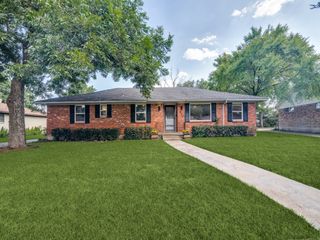 910 Worcester Lane, Garland, TX 75040