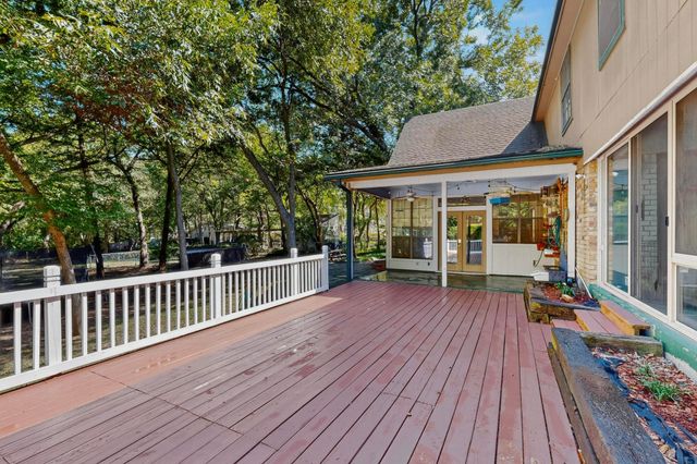 277 Creekwood Drive, Lancaster, TX 75146