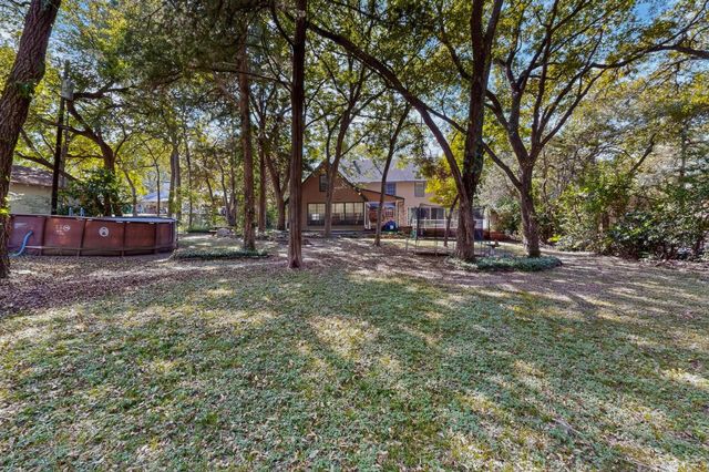 277 Creekwood Drive, Lancaster, TX 75146