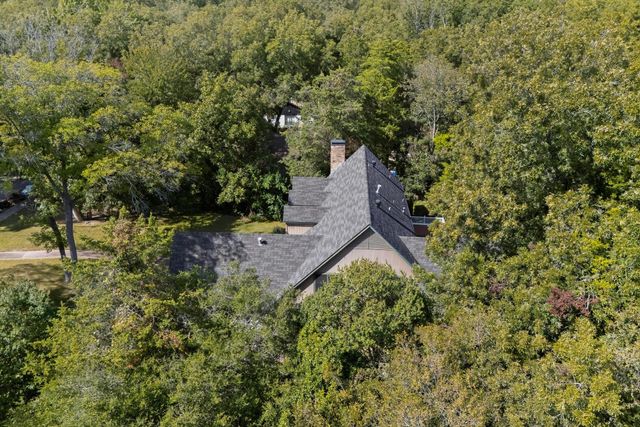 277 Creekwood Drive, Lancaster, TX 75146