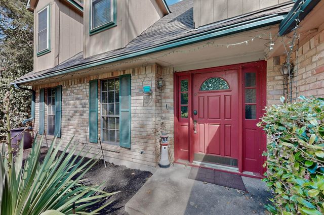 277 Creekwood Drive, Lancaster, TX 75146