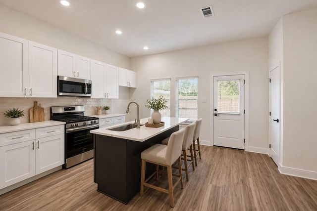408 W Marlin Street, Willis, TX 77378