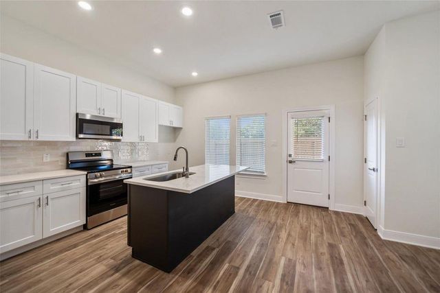 408 W Marlin Street, Willis, TX 77378