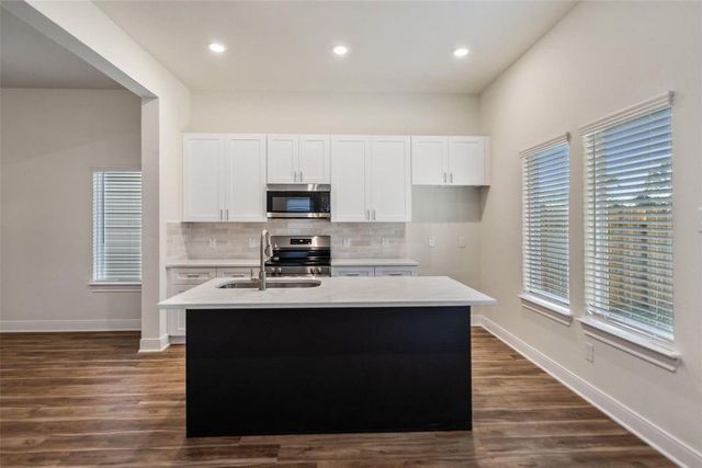 408 W Marlin Street, Willis, TX 77378