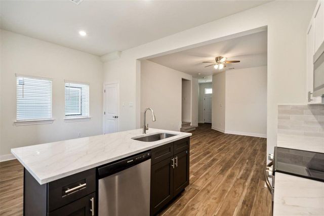 408 W Marlin Street, Willis, TX 77378