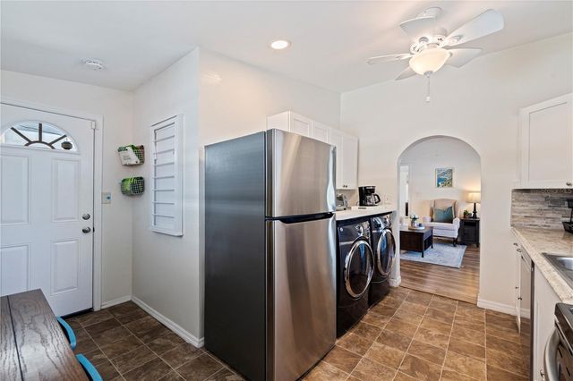 327 25TH STREET S, St Petersburg, FL 33712
