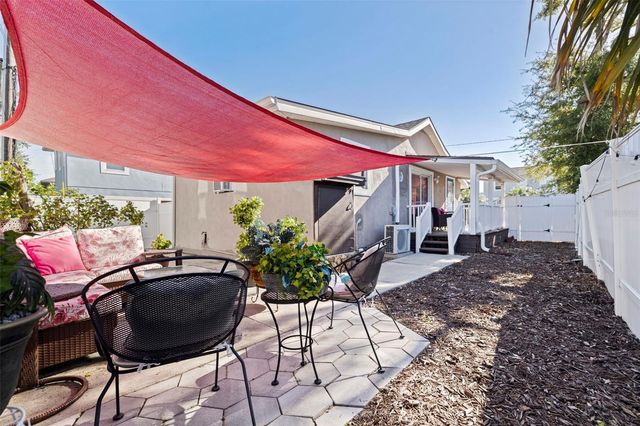327 25TH STREET S, St Petersburg, FL 33712
