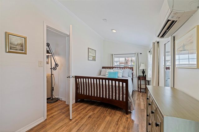 327 25TH STREET S, St Petersburg, FL 33712