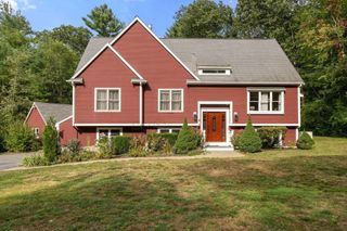 7 N Washington St, Norton, MA 02766