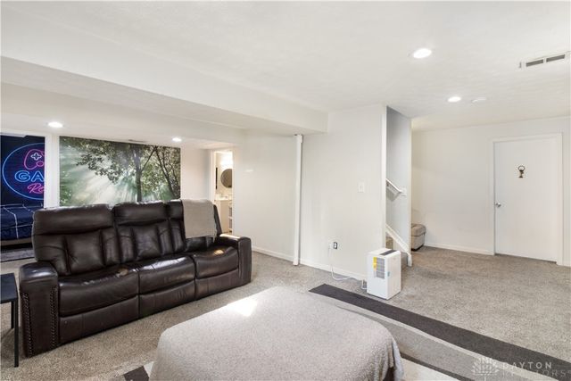 2430 Turf Club Court, West Carrollton, OH 45439