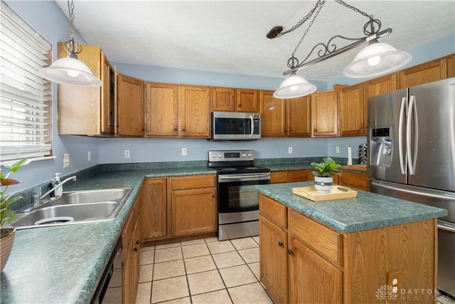 2430 Turf Club Court, West Carrollton, OH 45439
