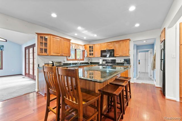 871 Spartan Drive, Rochester Hills, MI 48309