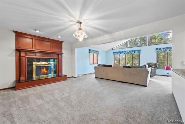 871 Spartan Drive, Rochester Hills, MI 48309