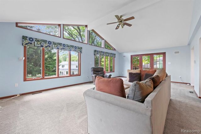 871 Spartan Drive, Rochester Hills, MI 48309