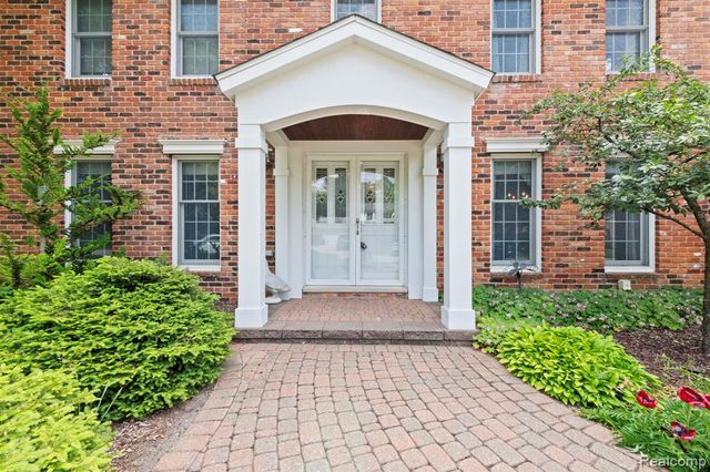871 Spartan Drive, Rochester Hills, MI 48309