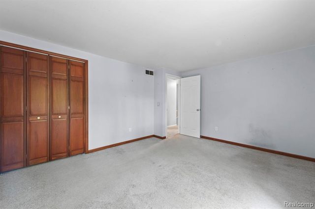 871 Spartan Drive, Rochester Hills, MI 48309