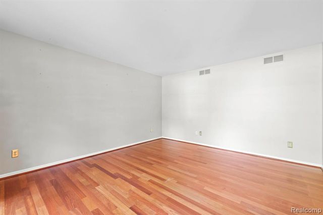 871 Spartan Drive, Rochester Hills, MI 48309