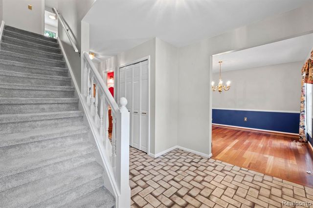 871 Spartan Drive, Rochester Hills, MI 48309