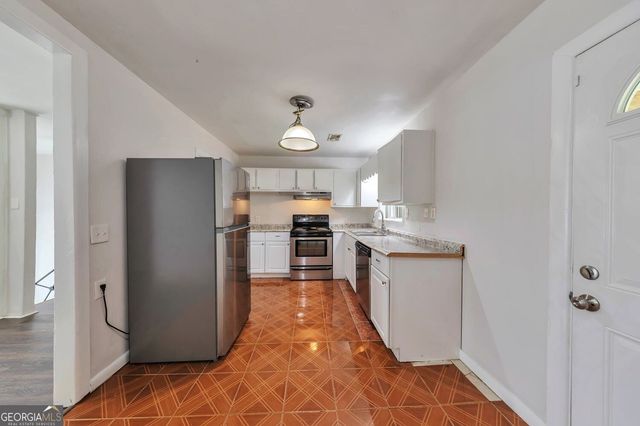 6671 Pelican Court, Riverdale, GA 30274