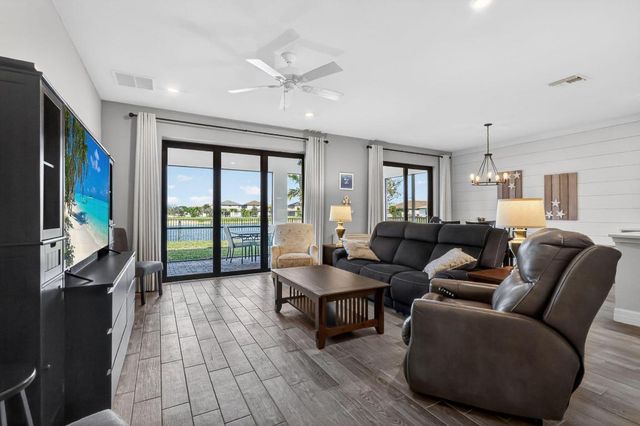 8275 Pedigree Circle, Lake Worth, FL 33467