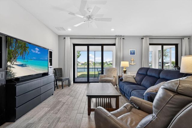 8275 Pedigree Circle, Lake Worth, FL 33467