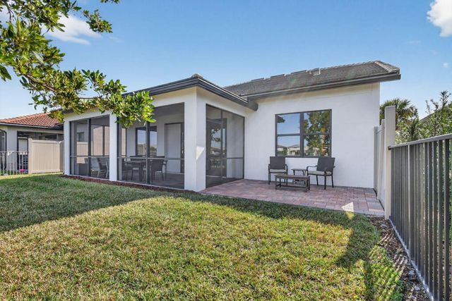 8275 Pedigree Circle, Lake Worth, FL 33467