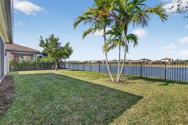 8275 Pedigree Circle, Lake Worth, FL 33467