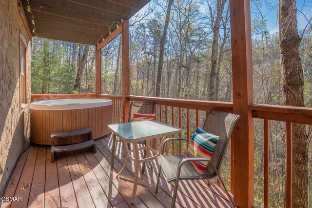 4164 Lumber Jack Way, Sevierville, TN 37876