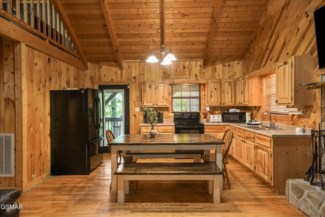 4164 Lumber Jack Way, Sevierville, TN 37876