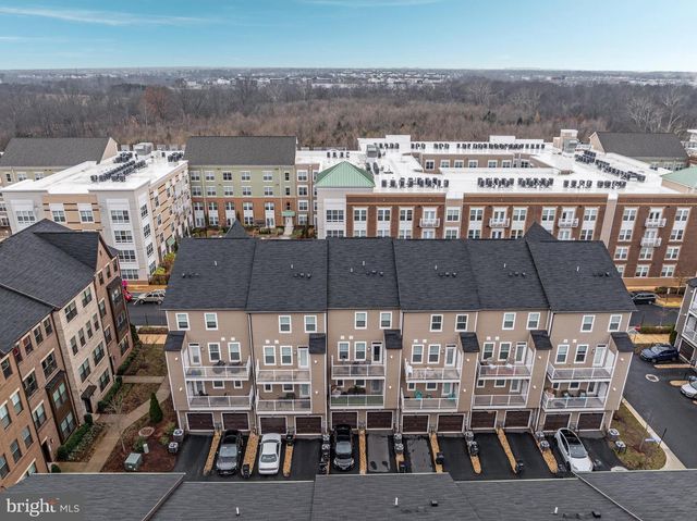 20700 WOOD QUAY DR, Sterling, VA 20166