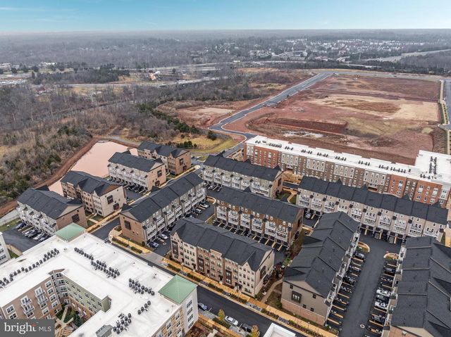 20700 WOOD QUAY DR, Sterling, VA 20166