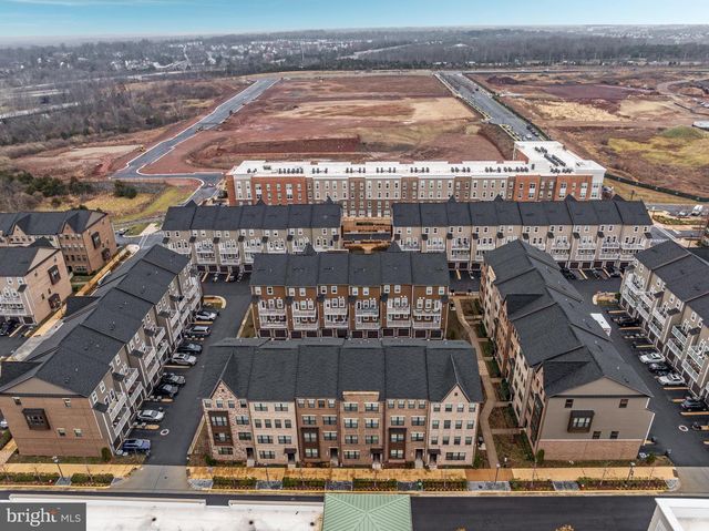 20700 WOOD QUAY DR, Sterling, VA 20166