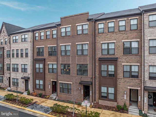 20700 WOOD QUAY DR, Sterling, VA 20166