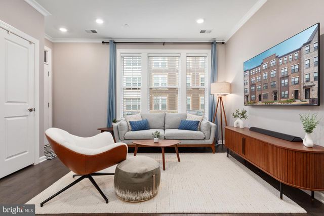 20700 WOOD QUAY DR, Sterling, VA 20166