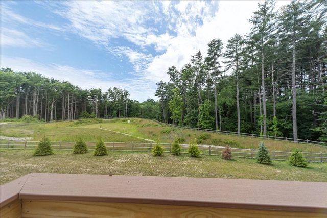 11 Winslow Lane 2, Grafton, MA 01536
